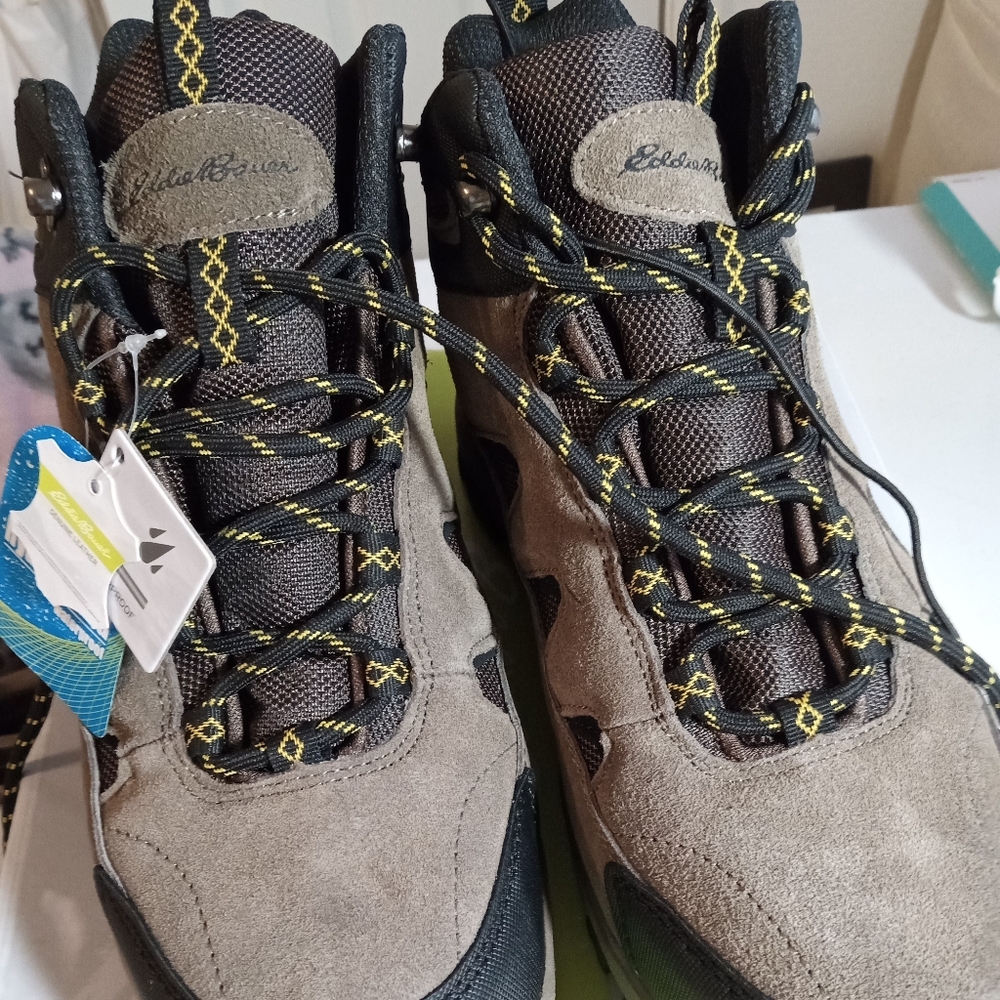 Eddie Bauer brown leather men's hiking boots sz 9 new in box